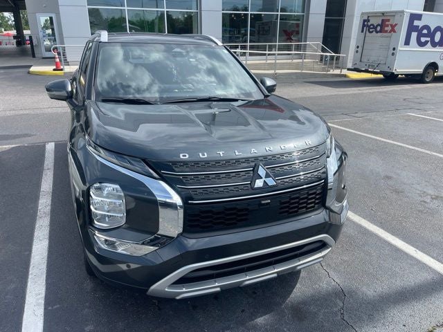 2024 Mitsubishi Outlander Base