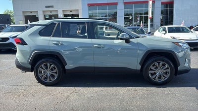 2022 Toyota RAV4 Hybrid XLE Premium
