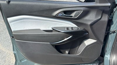 2025 Chevrolet Trax FWD LT