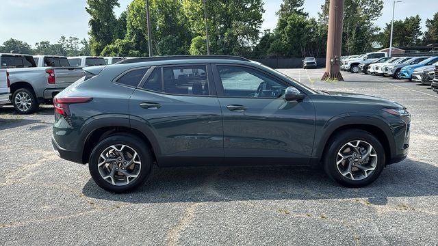 2025 Chevrolet Trax FWD LT