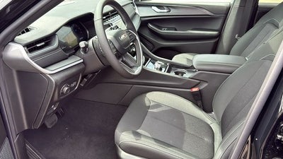 2026 Jeep Grand Cherokee GRAND CHEROKEE LAREDO X 4X2