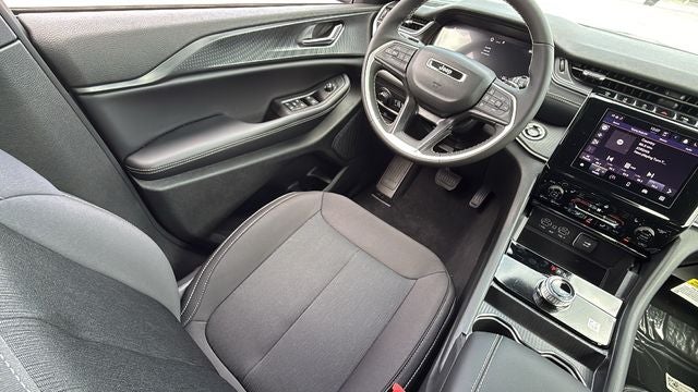 2026 Jeep Grand Cherokee GRAND CHEROKEE LAREDO X 4X2