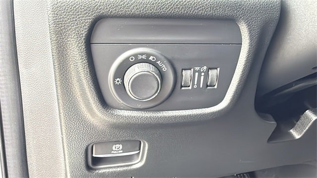 2025 Jeep Grand Cherokee GRAND CHEROKEE LAREDO X 4X2