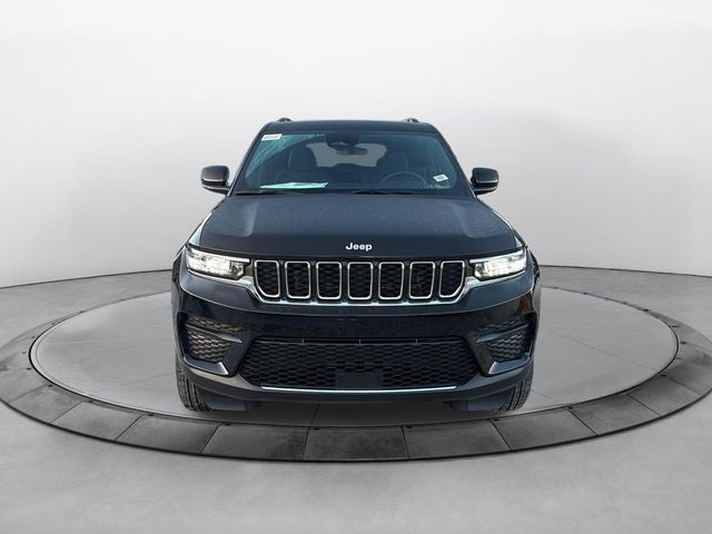 2027 Jeep Grand Cherokee GRAND CHEROKEE LAREDO X 4X2