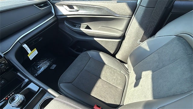 2025 Jeep Grand Cherokee GRAND CHEROKEE ALTITUDE 4X2