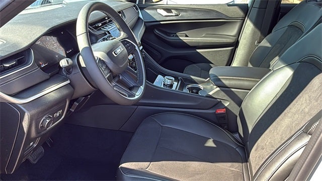 2025 Jeep Grand Cherokee GRAND CHEROKEE ALTITUDE 4X2