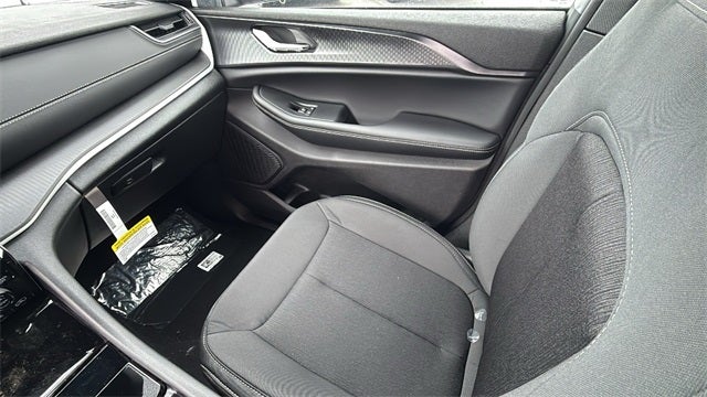 2025 Jeep Grand Cherokee GRAND CHEROKEE LAREDO X 4X2