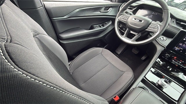 2025 Jeep Grand Cherokee GRAND CHEROKEE LAREDO X 4X2