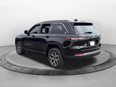 2027 Jeep Grand Cherokee GRAND CHEROKEE LAREDO X 4X2