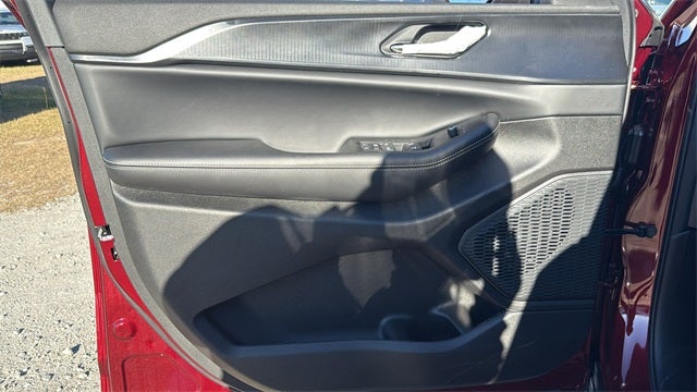 2025 Jeep Grand Cherokee GRAND CHEROKEE LAREDO X 4X2