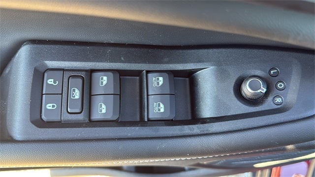 2025 Jeep Grand Cherokee GRAND CHEROKEE LAREDO X 4X2