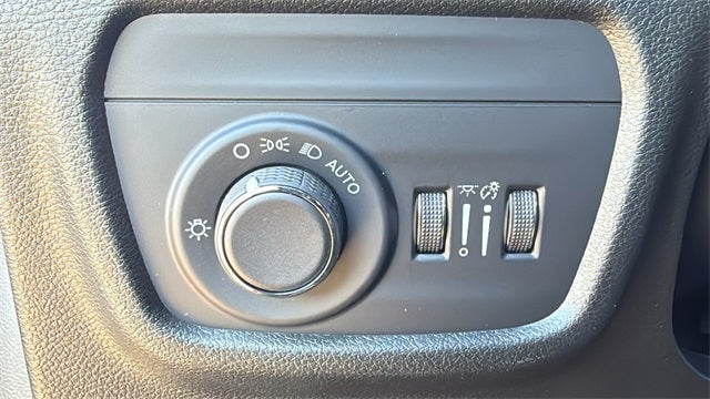 2025 Jeep Grand Cherokee GRAND CHEROKEE LAREDO X 4X2