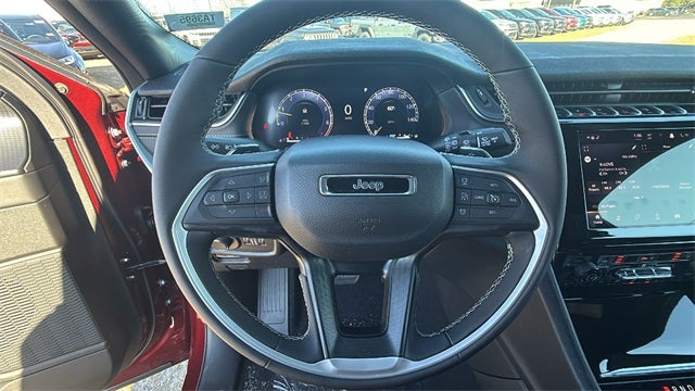 2025 Jeep Grand Cherokee GRAND CHEROKEE LAREDO X 4X2