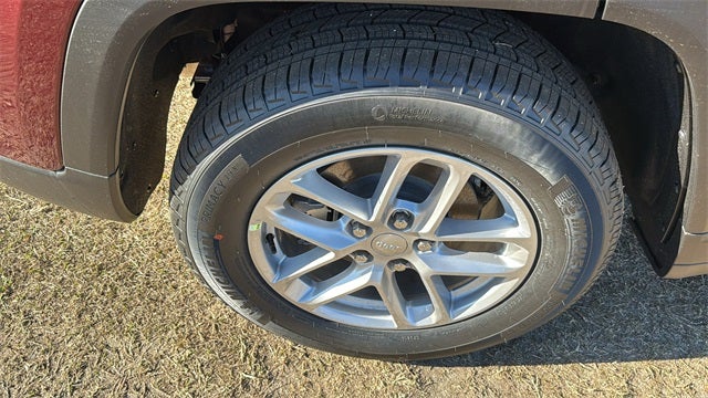 2025 Jeep Grand Cherokee GRAND CHEROKEE LAREDO X 4X2