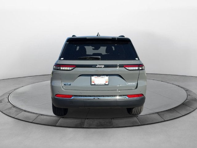 2027 Jeep Grand Cherokee GRAND CHEROKEE LAREDO X 4X2