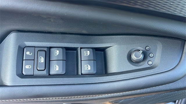 2025 Jeep Grand Cherokee GRAND CHEROKEE LAREDO 4X2