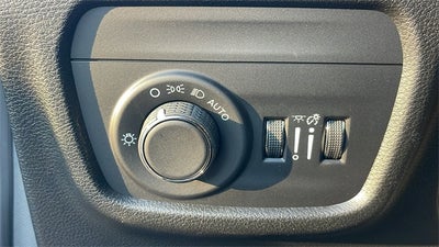 2025 Jeep Grand Cherokee GRAND CHEROKEE LAREDO 4X2