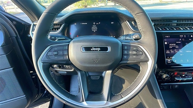 2025 Jeep Grand Cherokee GRAND CHEROKEE LAREDO 4X2