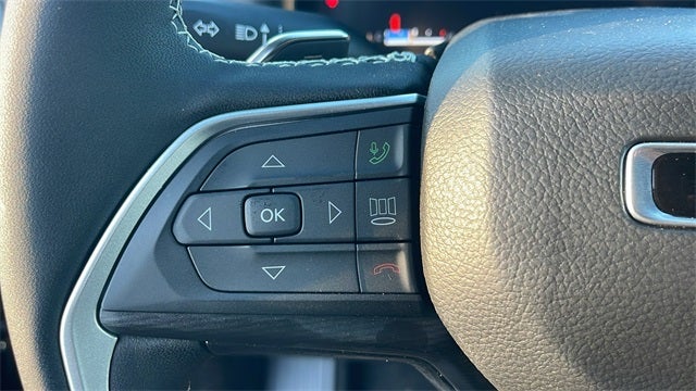 2025 Jeep Grand Cherokee GRAND CHEROKEE LAREDO 4X2