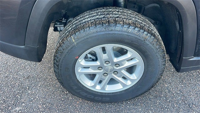 2025 Jeep Grand Cherokee GRAND CHEROKEE LAREDO 4X2