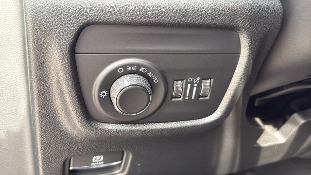2027 Jeep Grand Cherokee GRAND CHEROKEE LAREDO X 4X2