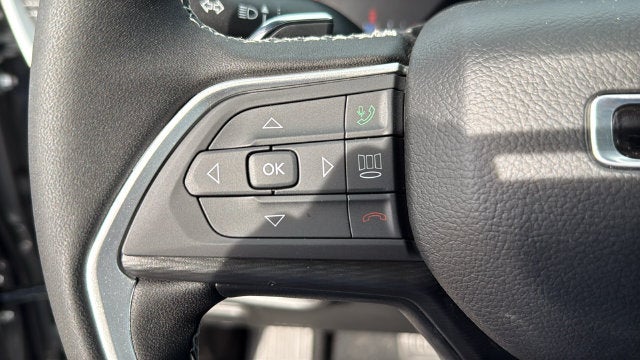 2027 Jeep Grand Cherokee GRAND CHEROKEE LAREDO X 4X2