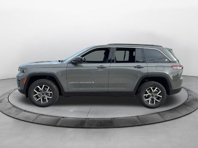 2027 Jeep Grand Cherokee GRAND CHEROKEE LAREDO X 4X2