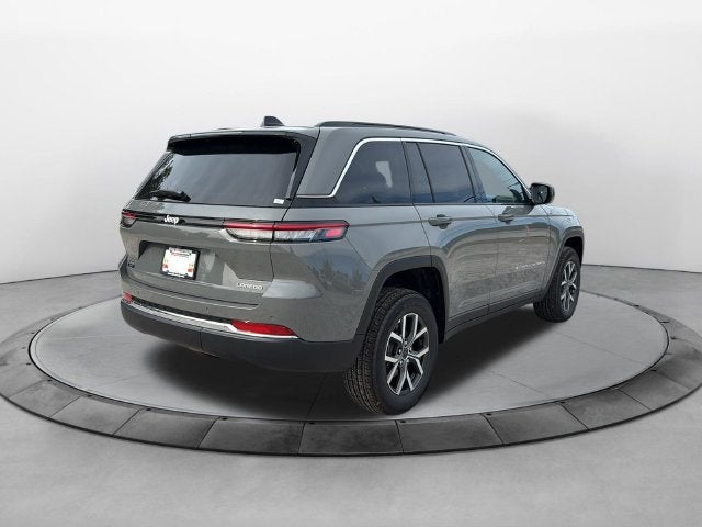 2027 Jeep Grand Cherokee GRAND CHEROKEE LAREDO X 4X2