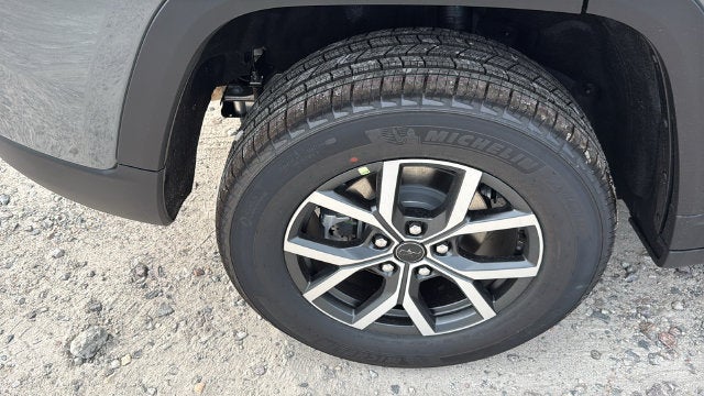 2027 Jeep Grand Cherokee GRAND CHEROKEE LAREDO X 4X2