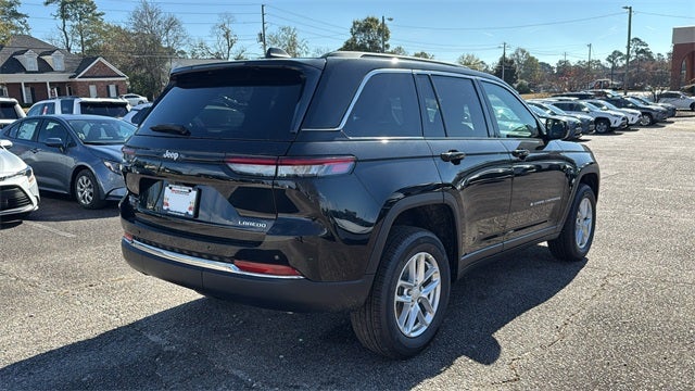 2025 Jeep Grand Cherokee GRAND CHEROKEE LAREDO X 4X2