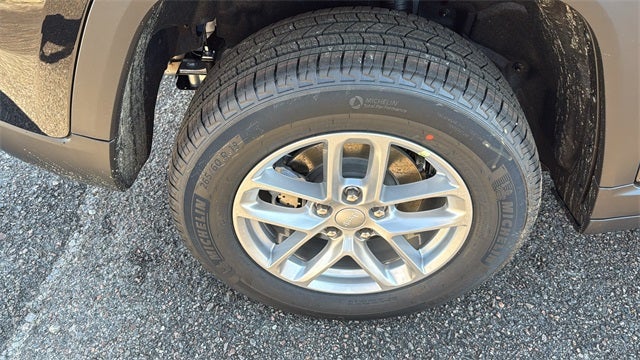 2025 Jeep Grand Cherokee GRAND CHEROKEE LAREDO X 4X2