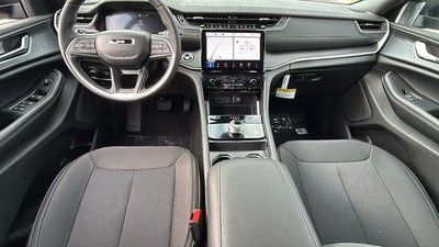 2027 Jeep Grand Cherokee GRAND CHEROKEE LAREDO X 4X2