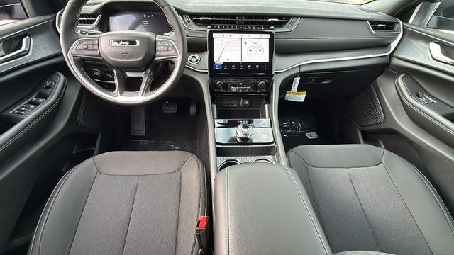 2027 Jeep Grand Cherokee GRAND CHEROKEE LAREDO X 4X2