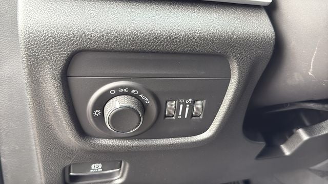 2027 Jeep Grand Cherokee GRAND CHEROKEE LAREDO X 4X2