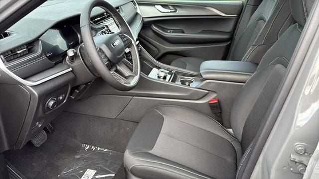 2027 Jeep Grand Cherokee GRAND CHEROKEE LAREDO X 4X2