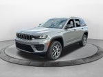 2027 Jeep Grand Cherokee GRAND CHEROKEE LAREDO X 4X2