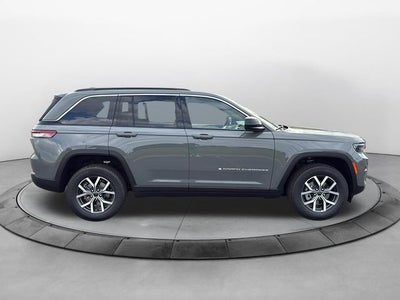 2027 Jeep Grand Cherokee GRAND CHEROKEE LAREDO X 4X2
