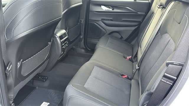 2025 Jeep Grand Cherokee GRAND CHEROKEE LAREDO 4X2