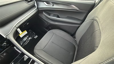 2025 Jeep Grand Cherokee GRAND CHEROKEE LAREDO 4X2