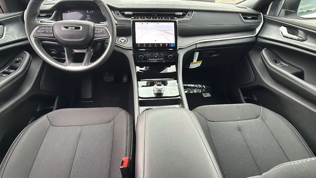 2027 Jeep Grand Cherokee GRAND CHEROKEE LAREDO X 4X2