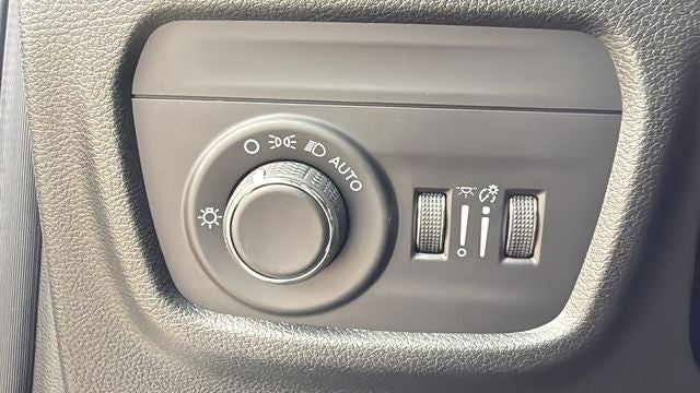 2027 Jeep Grand Cherokee GRAND CHEROKEE LAREDO X 4X2