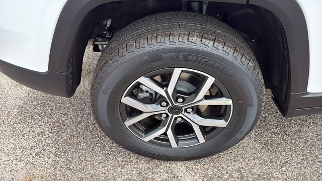 2027 Jeep Grand Cherokee GRAND CHEROKEE LAREDO X 4X2