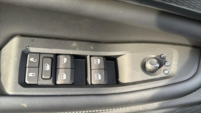2027 Jeep Grand Cherokee GRAND CHEROKEE LAREDO X 4X2