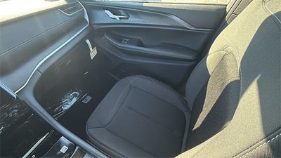 2025 Jeep Grand Cherokee GRAND CHEROKEE LAREDO X 4X2