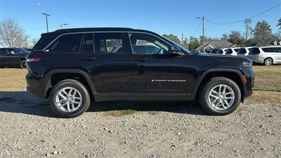 2025 Jeep Grand Cherokee GRAND CHEROKEE LAREDO X 4X2