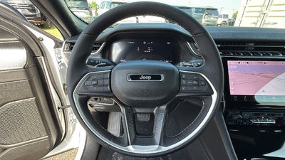 2027 Jeep Grand Cherokee GRAND CHEROKEE LAREDO X 4X2