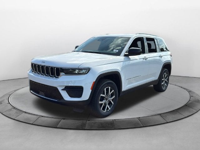 2027 Jeep Grand Cherokee GRAND CHEROKEE LAREDO X 4X2