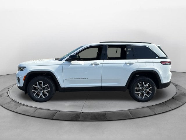 2027 Jeep Grand Cherokee GRAND CHEROKEE LAREDO X 4X2