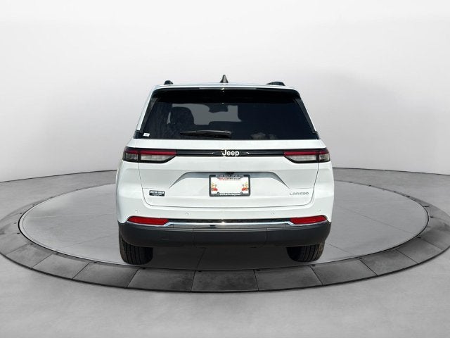 2027 Jeep Grand Cherokee GRAND CHEROKEE LAREDO X 4X2