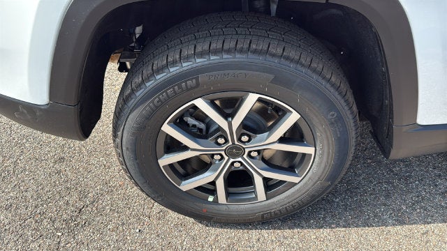2027 Jeep Grand Cherokee GRAND CHEROKEE LAREDO X 4X2